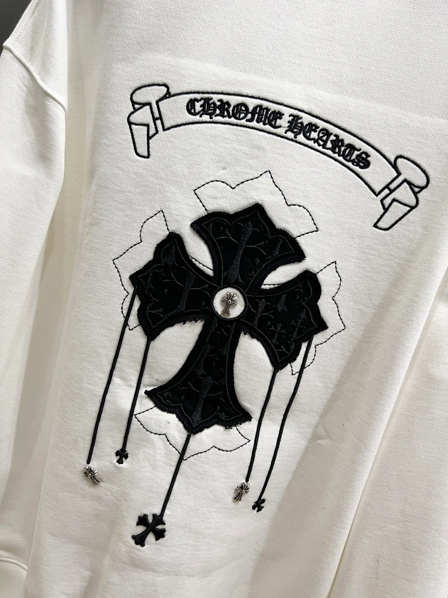 🅿️310 CH Cro 2025 autumn and winter new style, customized 430g double yarn plain fabric, round neck long-sleeved sweatshirt, cross three-dimensional embroidery technology + cross patch hardware, the real thing is great🔥Same style for men and women, loose version, size S M L XL XXL five sizes black white
